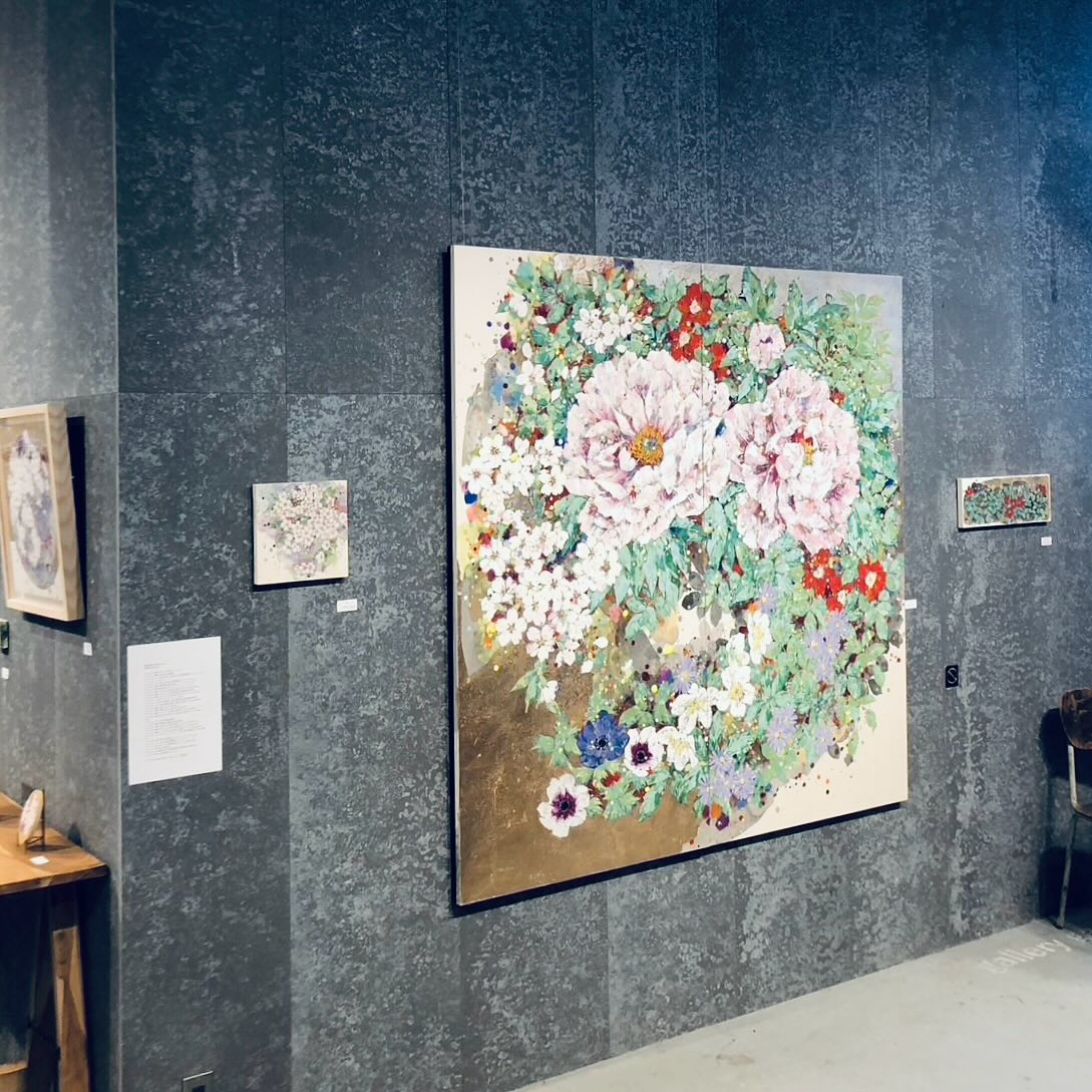 garageYOKOHAMAが野澤朋恵個展「花が咲く」を開催、岩絵具を用いた日本画作品が4月20日まで店内ギャラリーgarecoに展示